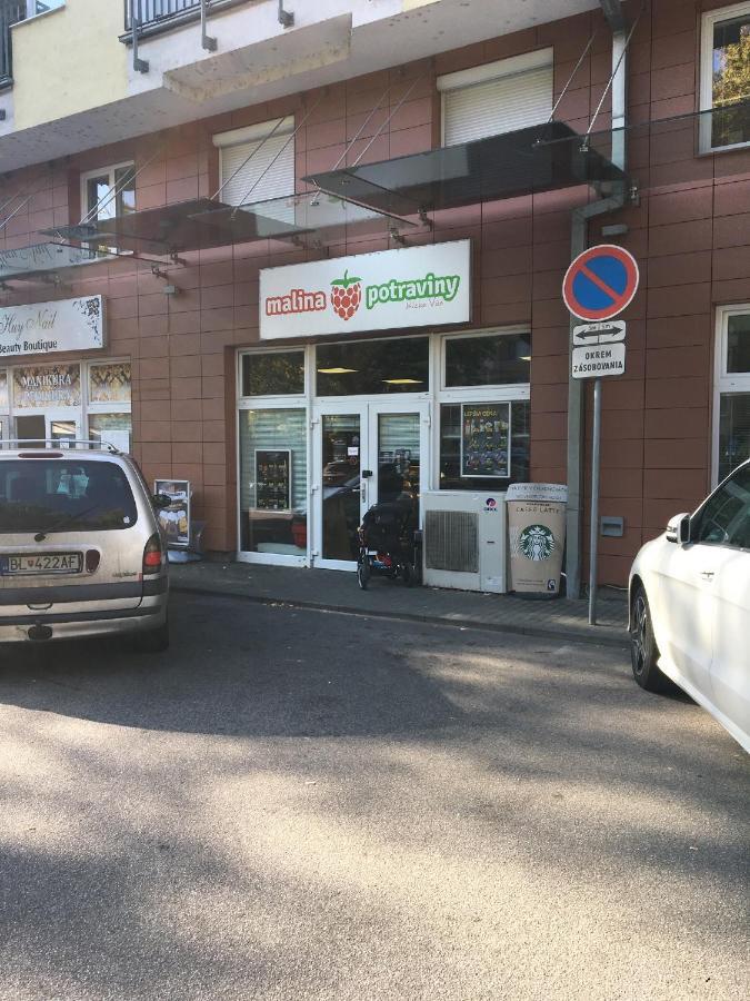 Brand New Apartment. Parking Spot Included! Bratislava Dış mekan fotoğraf