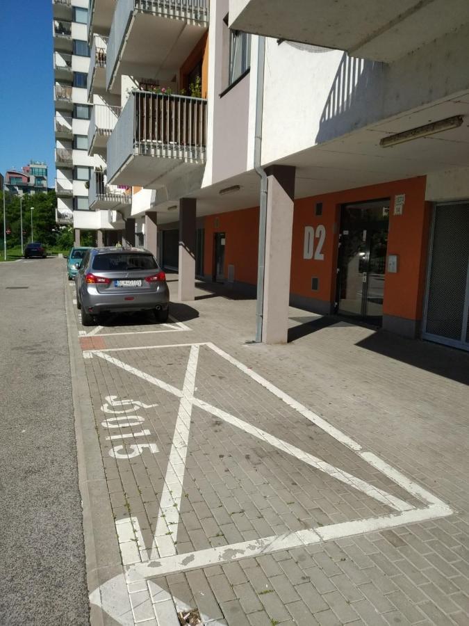 Brand New Apartment. Parking Spot Included! Bratislava Dış mekan fotoğraf